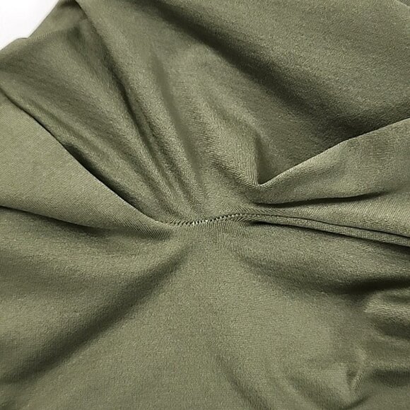 Zenana Outfitters Women's 2 Pairs Sesmless Crop Leggings Blue Green Size S/M - Picture 12 of 16